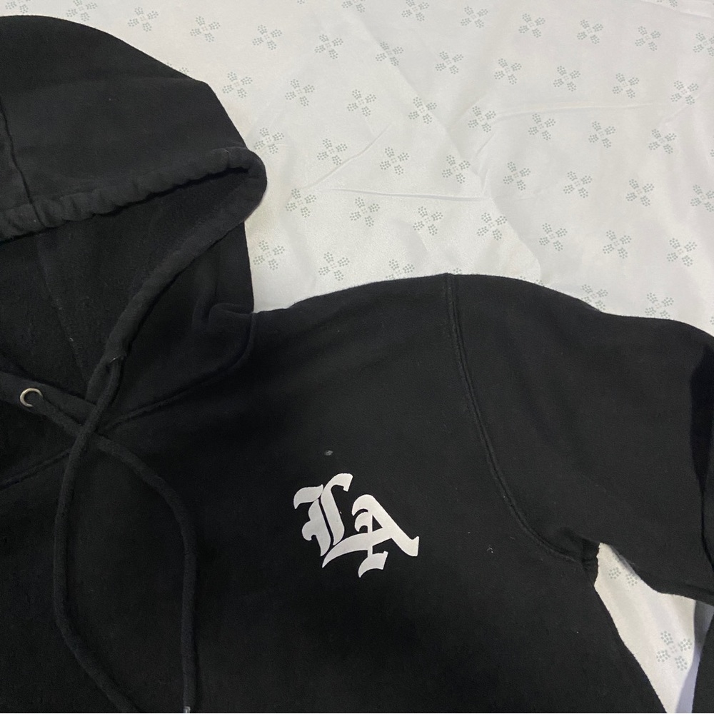Forever 21 LA (Los Angeles) Black Cropped Hoodie - Picture 3 of 3